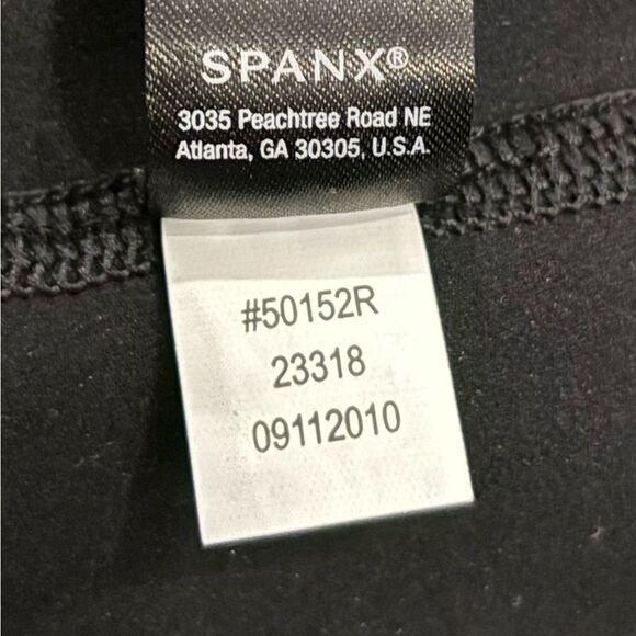 SPANX Every Wear Icon Leggings in Black - Picture 12 of 16